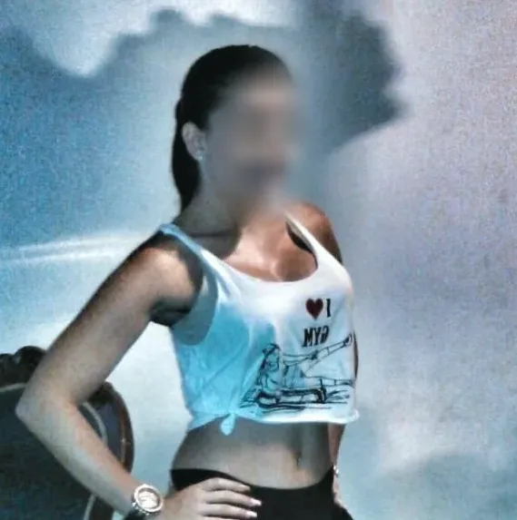 Anisa, 40 anni